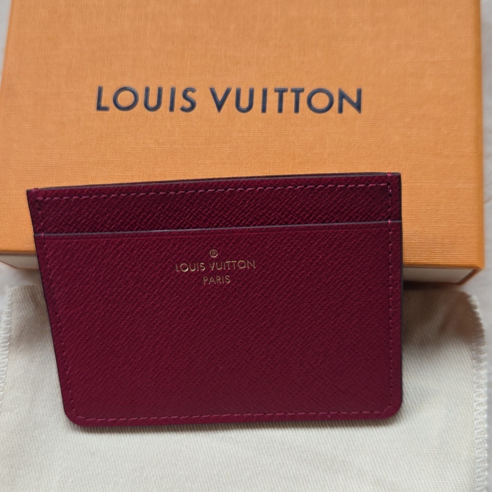 Louis Vuitton Felicie Fuschia Card Holder (Like New)‎